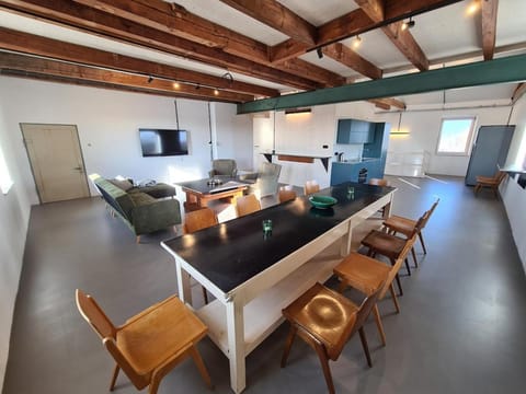 Communal lounge/ TV room, Kitchen or kitchenette, Living room, Dining area, minibar