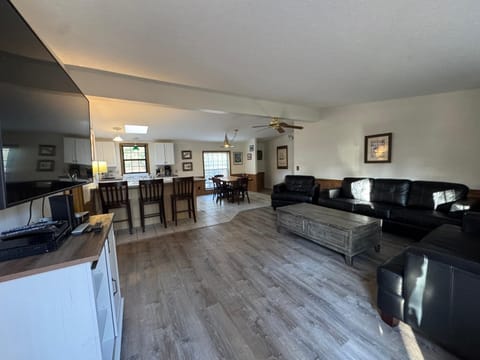 Put-in-Bay Island Club #61 House in South Bass Island