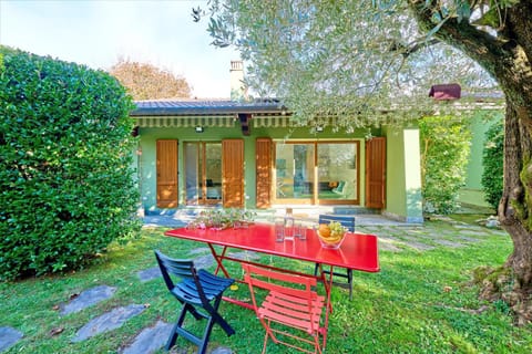 Garden, Seating area