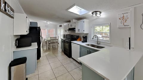 Put-in-Bay Island Club #110 House in South Bass Island