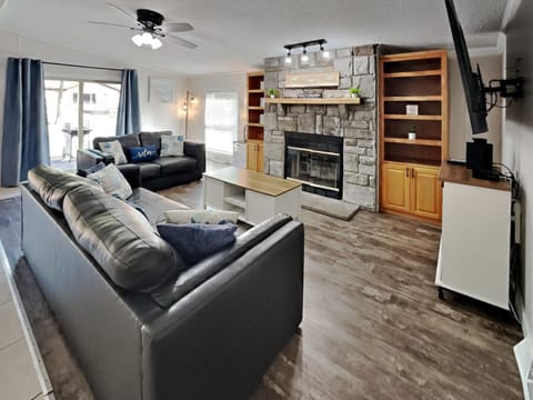 Put-in-Bay Island Club #109 House in South Bass Island