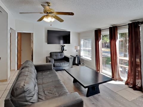 Put-in-Bay Island Club #105 House in South Bass Island