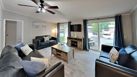 Put-in-Bay Island Club #106 House in South Bass Island