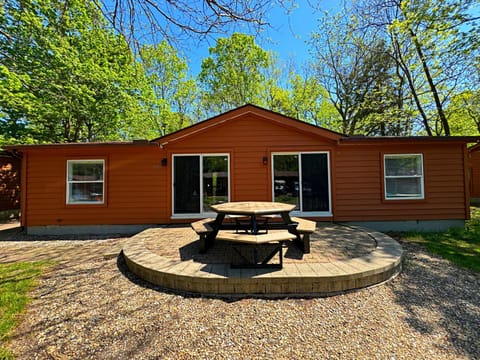 Put-in-Bay Island Club #106 House in South Bass Island