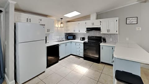 Put-in-Bay Island Club #106 House in South Bass Island