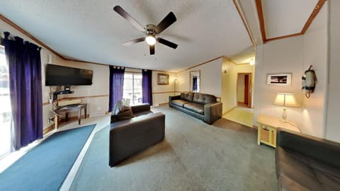 Put-in-Bay Island Club #93 House in South Bass Island