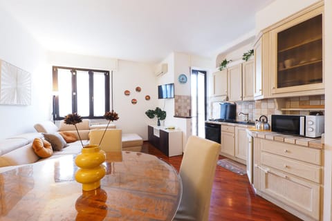 Kitchen or kitchenette, Living room, Dining area, oven, stove