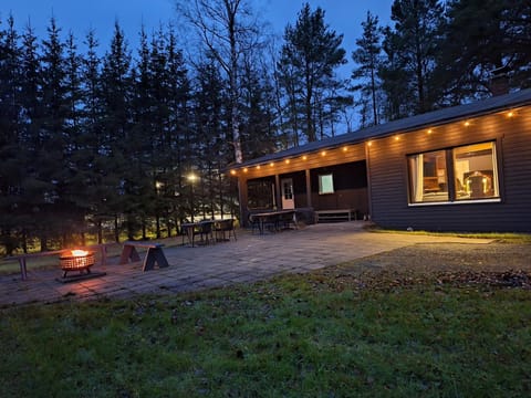 Property building, Night, Balcony/Terrace