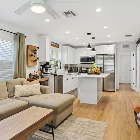 Kitchen or kitchenette, Living room, Seating area, stove