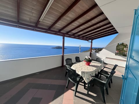 Patio, Day, Natural landscape, View (from property/room), Balcony/Terrace, Seating area, Sea view