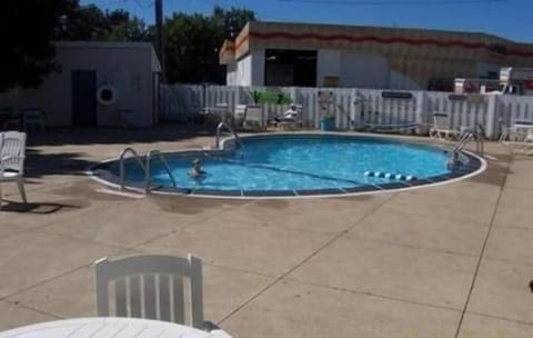 Home Town Inn Hotel in Flint