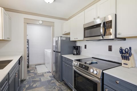 Lazy Bear Meadow | Dog-Friendly Cabin with Fenced Yard, Hot Tub & Putting Green Cabin in Sevier County