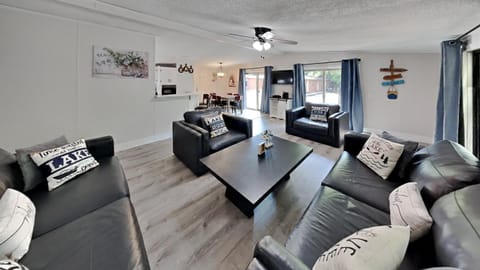 Put-in-Bay Island Club #108 House in South Bass Island