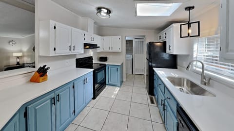 Put-in-Bay Island Club #108 Home House in South Bass Island