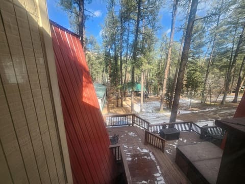 Huge Mountain Retreat, Hot Tub, Pool Table & Deck House in Ruidoso