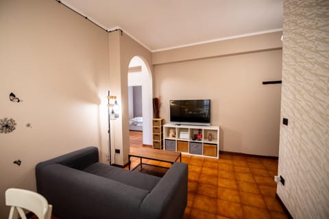 TV and multimedia, Living room, Seating area, Evening entertainment