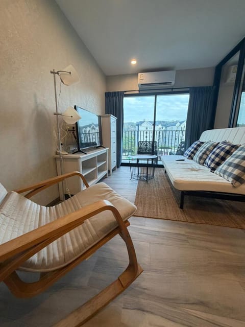 Bed, TV and multimedia, View (from property/room), Balcony/Terrace, Living room, Photo of the whole room, Seating area, Bedroom