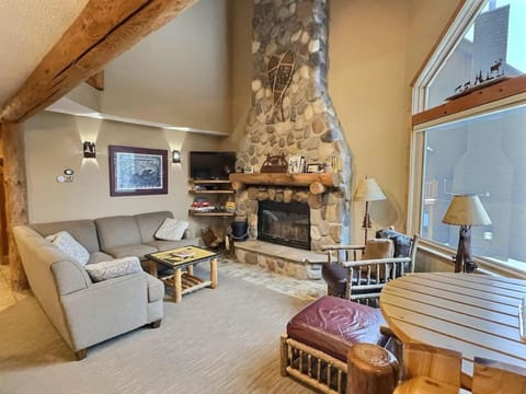 Large North Shore Villa Ski in out Private Sauna House in Lutsen