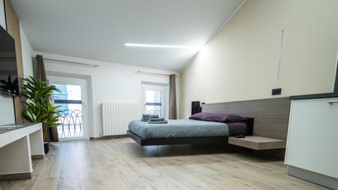 Bed, VIP