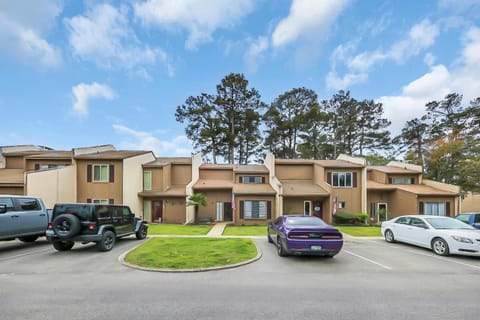Property building, Day, Street view, Location, Parking