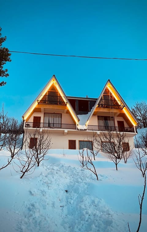 Property building, Day, Winter