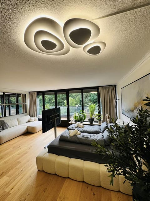 Bed, Photo of the whole room, Seating area, Bedroom