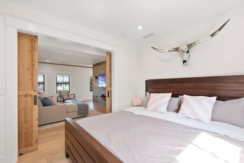 Luxury Condo | Steps to Ferry | Parking + Roofdeck Apartment in Provincetown