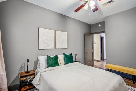 Cypress Gem, Cozy, Central & Pet-Friendly Retreat House in Cypress