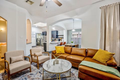 Cypress Gem, Cozy, Central & Pet-Friendly Retreat House in Cypress