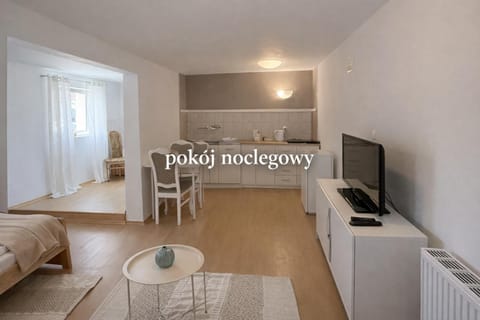 TV and multimedia, Kitchen or kitchenette, Photo of the whole room