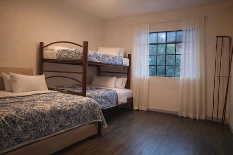 Casa Mexicaníssima 4BR, 4 to 12 guests Coyoacán, familias, grupos Vacation rental in Mexico City