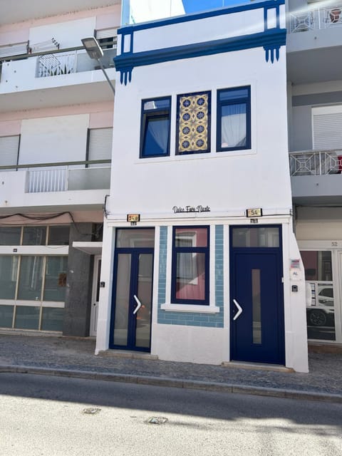 Property building, Facade/entrance