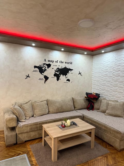 Centar Lux Obrenovac, Na Trgu, Siguran Parking Apartment in Vojvodina