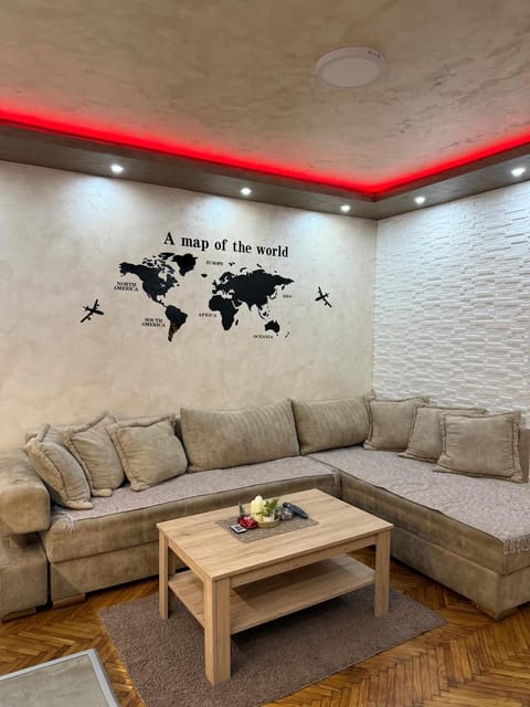 Centar Lux Obrenovac, Na Trgu, Siguran Parking Apartment in Vojvodina