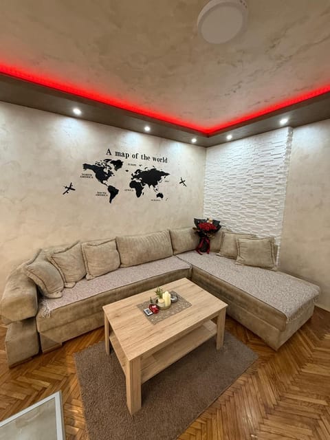 Centar Lux Obrenovac, Na Trgu, Siguran Parking Apartment in Vojvodina