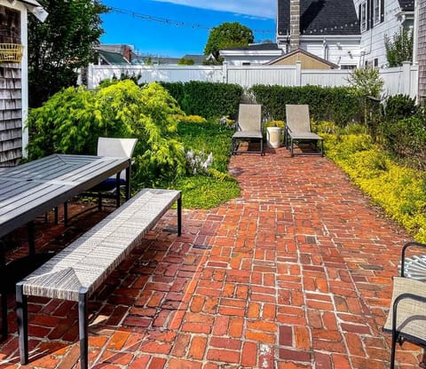 West End Haven w/ Modern Kitchen + Private Yard Apartment in Provincetown