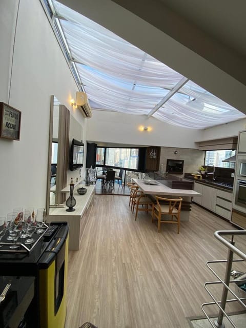 Kitchen or kitchenette, Dining area, minibar, pet friendly, stove