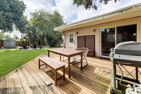 5 Mi to Las Olas Beach! Bright Home with Fenced Yard House in Dania Beach