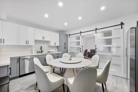 Miami Hotel Home House in North Miami