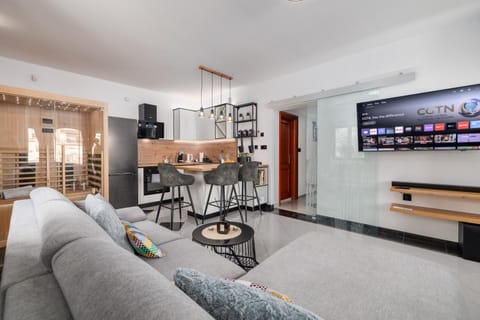 Communal lounge/ TV room, TV and multimedia, Living room, Seating area, Evening entertainment