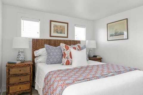 Sunny Beachfront Condo w/ Parking - Ptown West End House in Provincetown