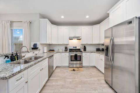 Kitchen or kitchenette, kitchen