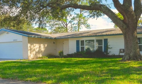Lovely 3BR 2Bath Fenced Yard Walk to Eagle Lake Park House in Largo