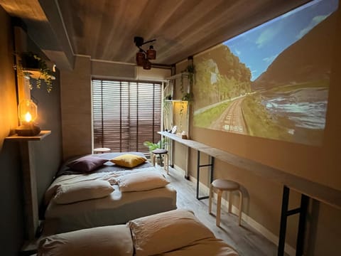 Bed, TV and multimedia, Bedroom