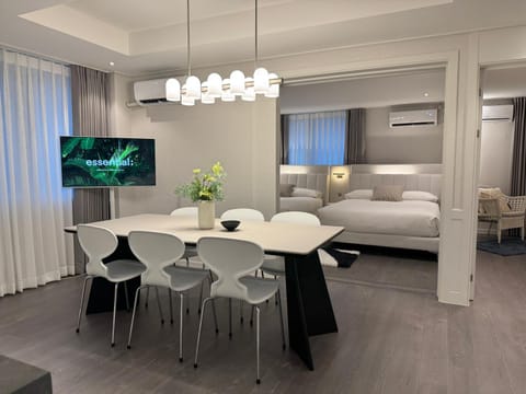 TV and multimedia, Photo of the whole room, Seating area, Dining area