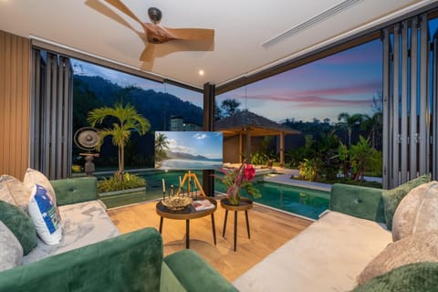 Natural landscape, TV and multimedia, Living room, Seating area, Mountain view
