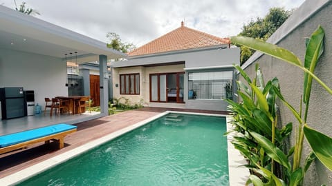 Property building, Pool view, Swimming pool