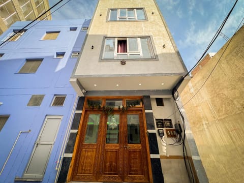 Property building, Facade/entrance