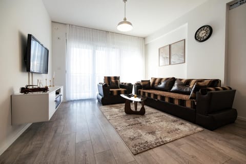 Communal lounge/ TV room, TV and multimedia, Living room, Seating area, Evening entertainment