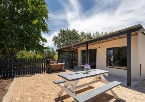 Property building, Seating area